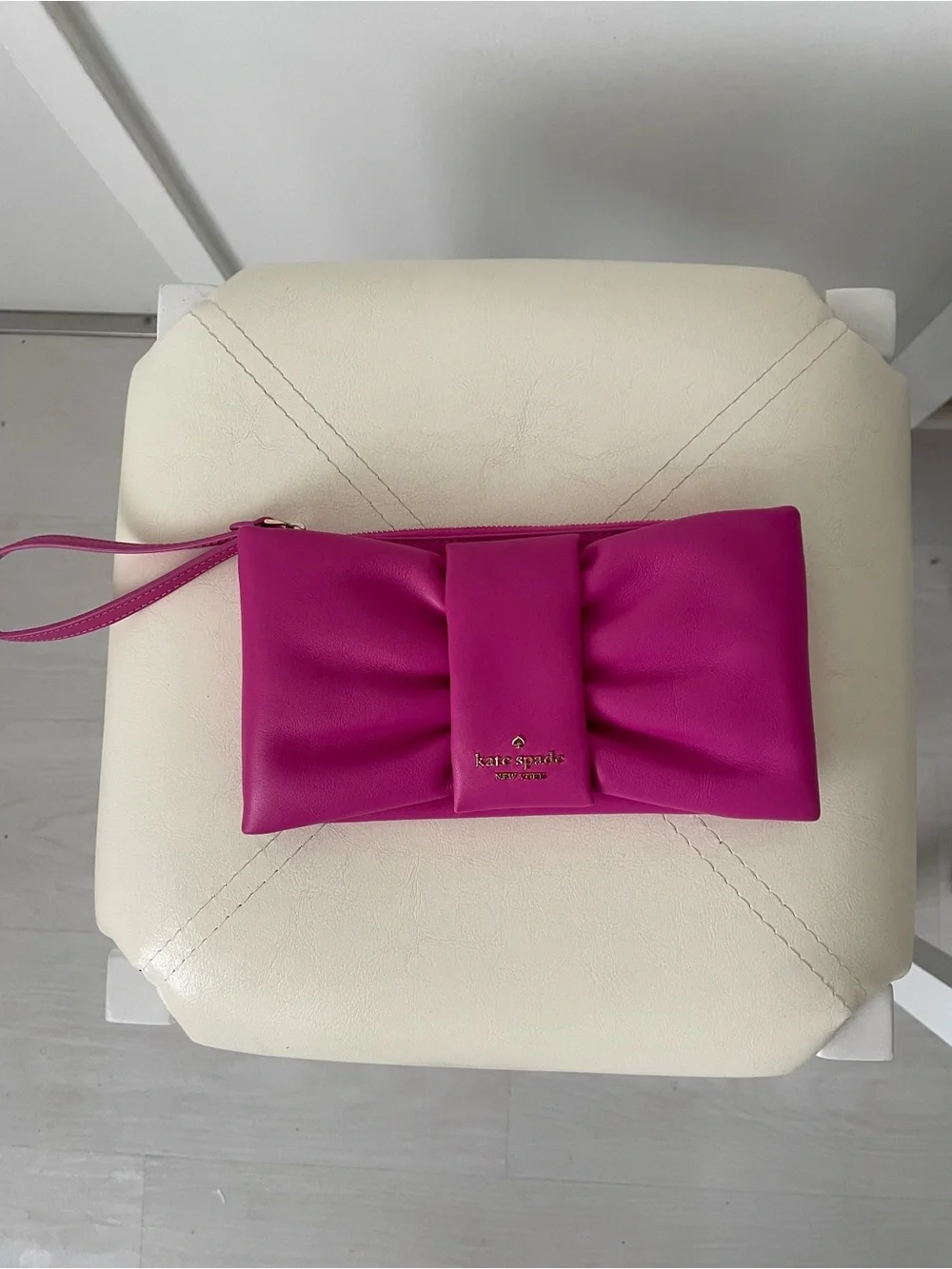 Kate Spade New York MILLIE BOW MEDIUM WRISTLET